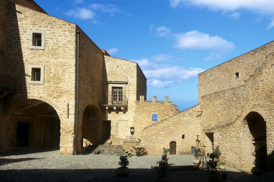Het La Grua Talamanca kasteel in Carini op Sicilië  - 4096